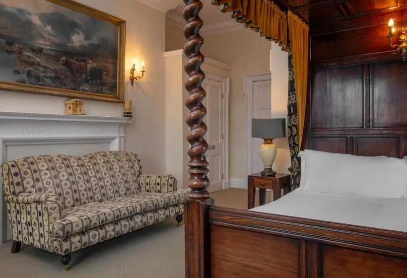 キングサイズベッドのスタンダードルーム, Crewe Hall Hotel & Spa   Cheshire
