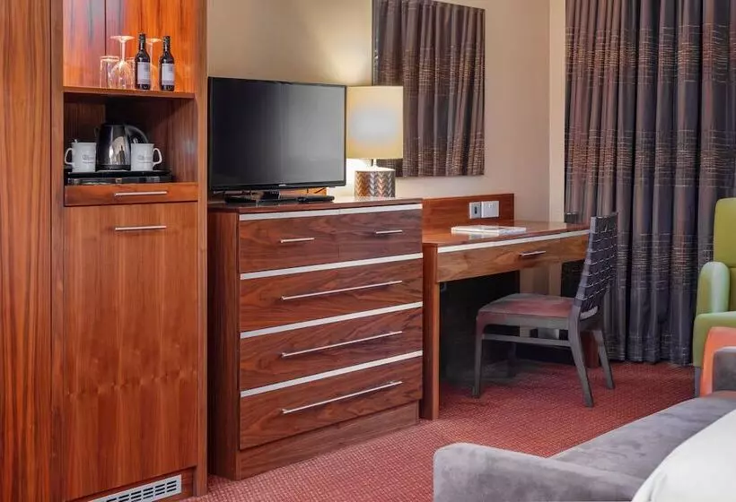 キングサイズベッドのスーペリアルーム, Crewe Hall Hotel & Spa   Cheshire