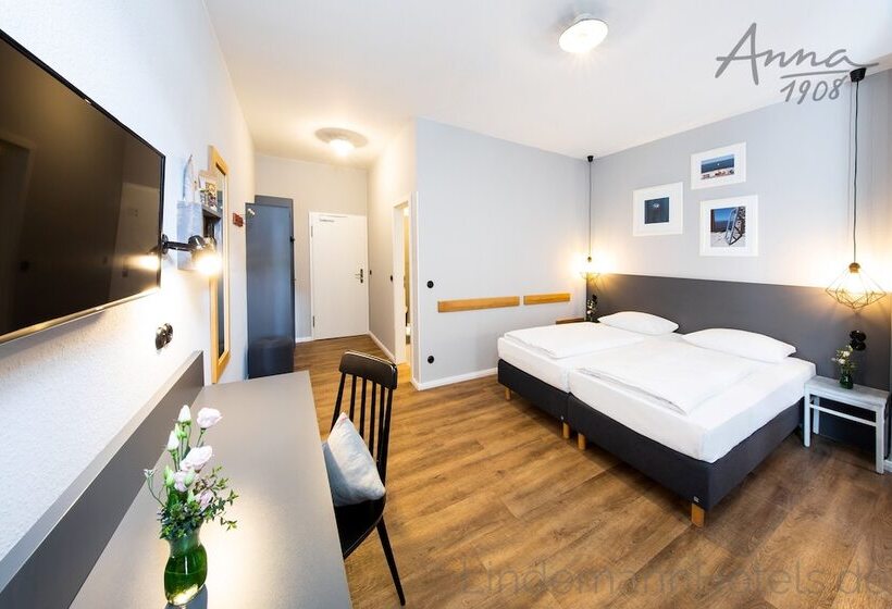 اتاق عادی, Anna 1908