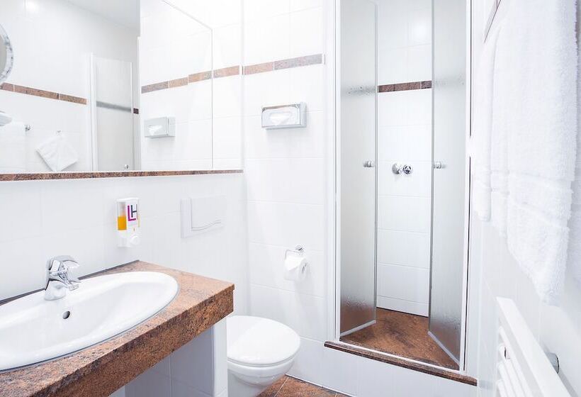 اتاق خانوادگی, Anna 1908