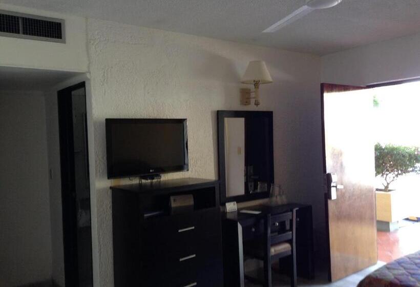 スタンダードルーム, Azteca Inn