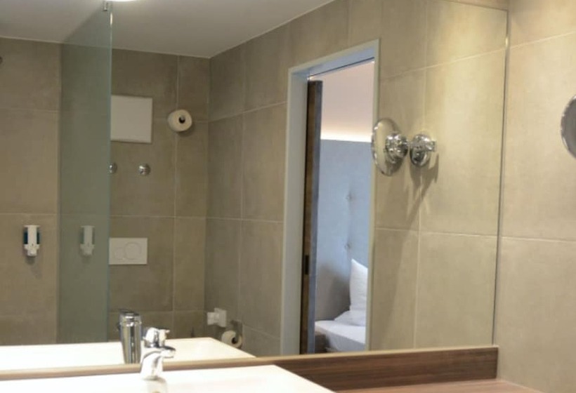 컴포트 룸, Bergwirt