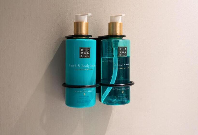 חדר דלוקס, Villiers