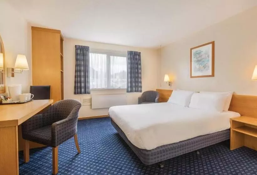 Standard-invahuone, Days Inn Magor