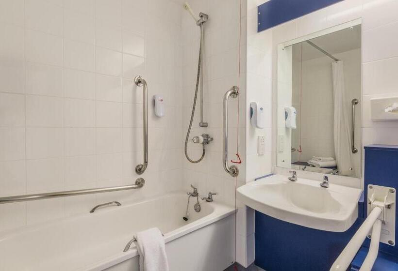 Номер Стандарт Адаптированный для Инвалидов, Days Inn Magor