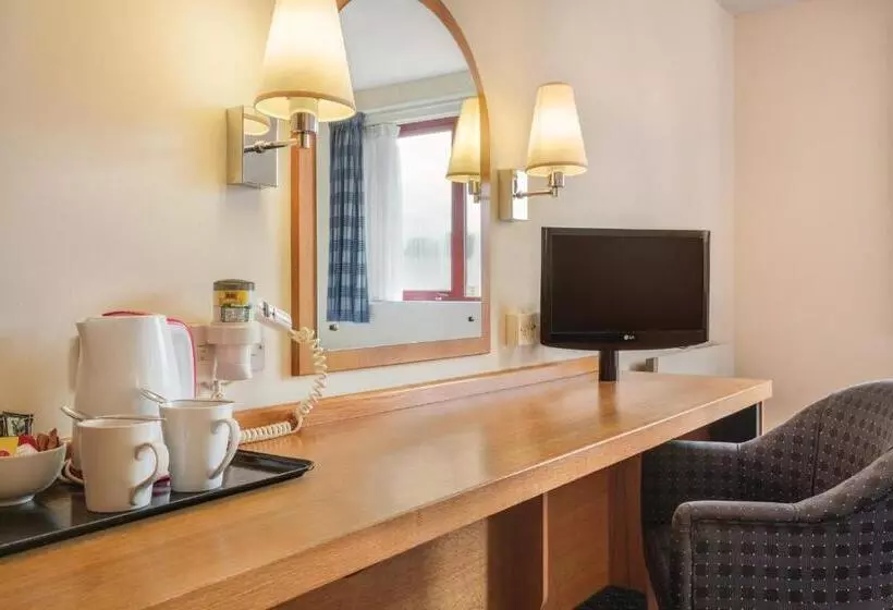 Standard-huone, Days Inn Magor