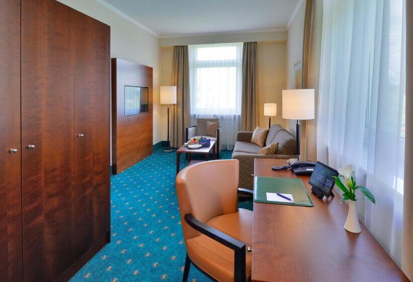 ジュニアスイート, Der Lindenhof