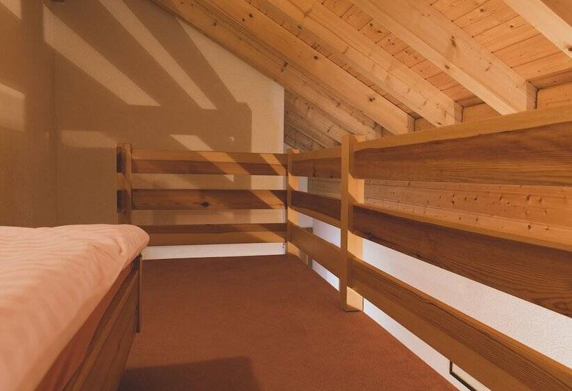 스탠다드 트리플 룸, Europe