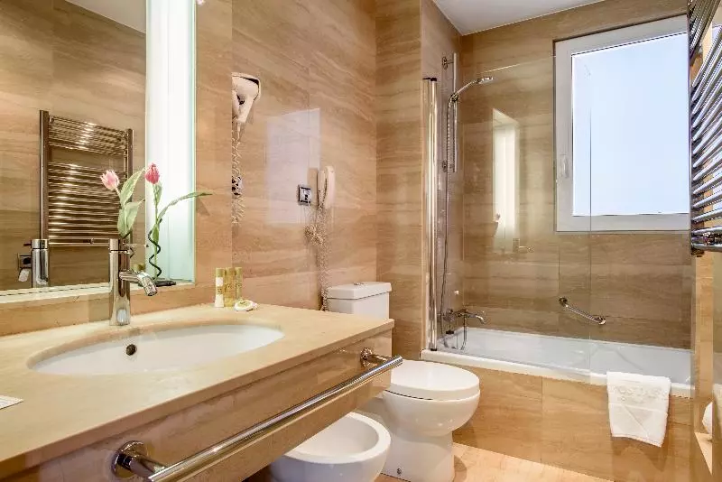 Junior Suite, Exe León