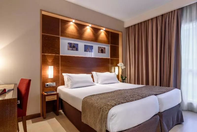 Standardzimmer, Exe León