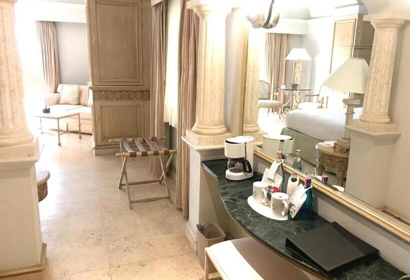 اتاق لوکس با تخت بزرگ, Grand Isla Navidad Golf & Spa Resort With Marina