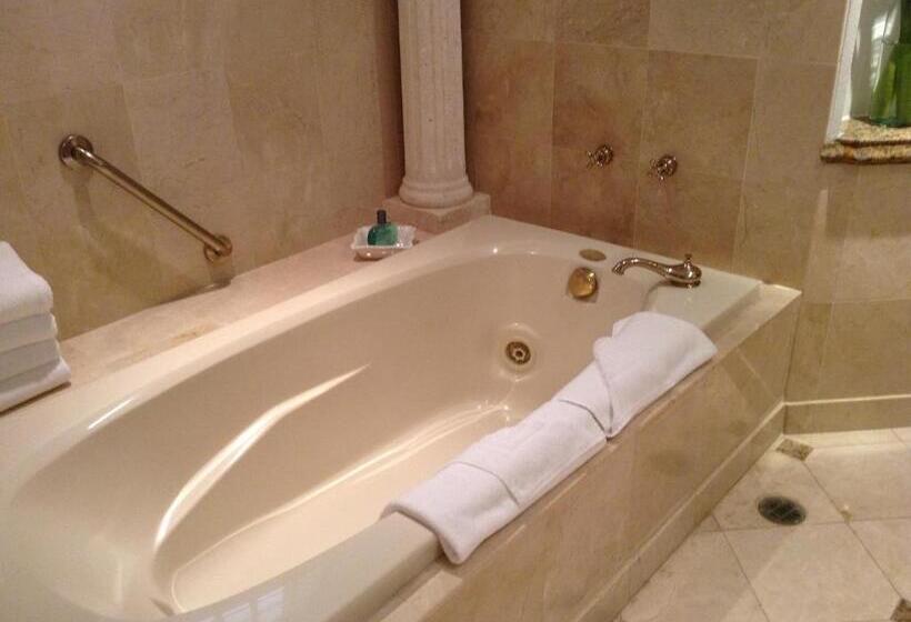 سوییت, Grand Isla Navidad Golf & Spa Resort With Marina