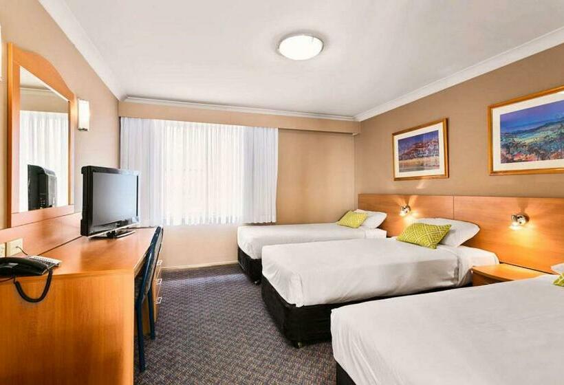 חדר סטנדרט לשלושה, Quality Inn Penrith Sydney