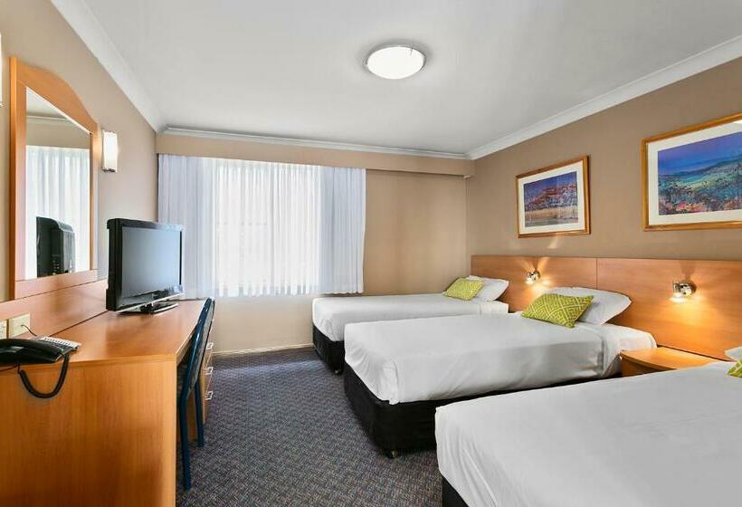 חדר סטנדרט לשלושה, Quality Inn Penrith Sydney