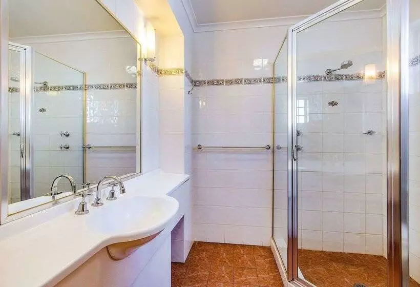 スイート, Quality Inn Penrith Sydney