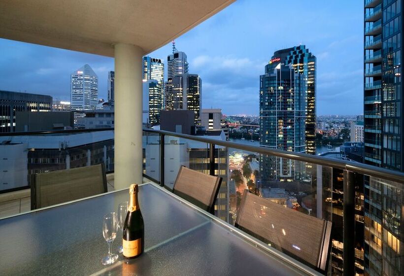 דירת שלושה חדרים, Quest River Park Central