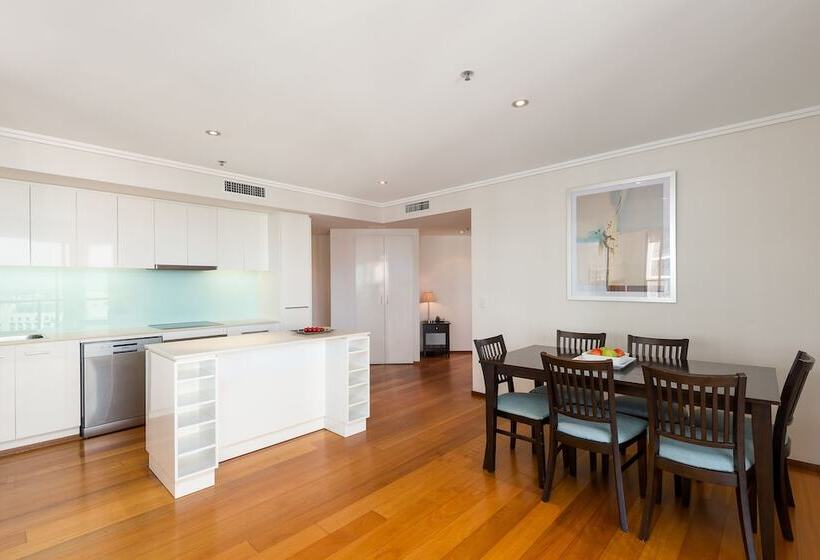 דירת שלושה חדרים, Quest River Park Central