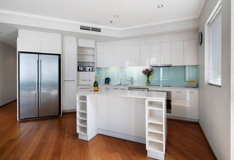 דירת שלושה חדרים, Quest River Park Central