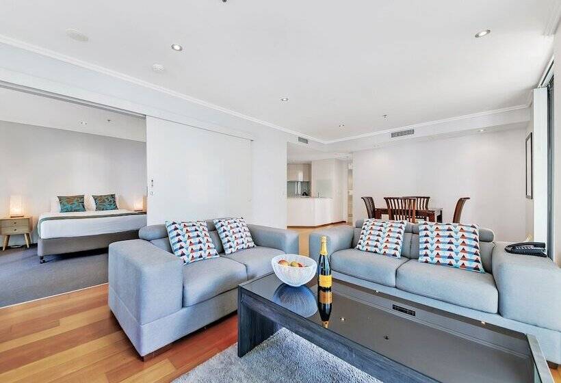 דירת אקזקיוטיב 2 חדרים, Quest River Park Central