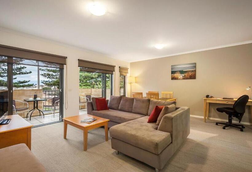 آپارتمان مدیریتی 2 خوابه, Quest Warrnambool