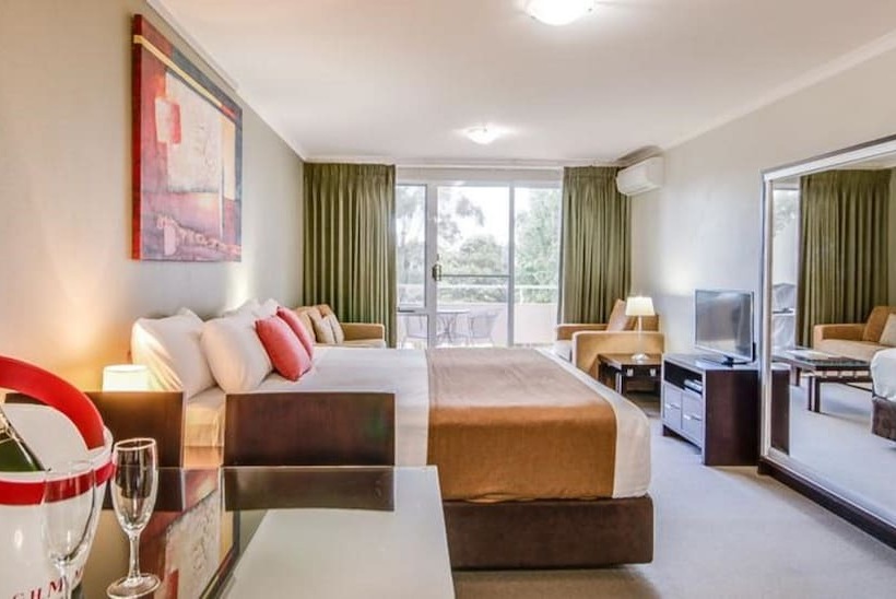 스탠다드 스튜디오, Horizons Lake Jindabyne