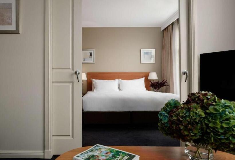 适合残疾人士使用的带超级大床的标准间, Rydges Newcastle