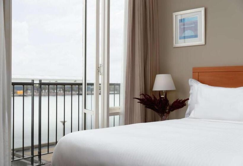 스위트 킹사이즈 침대, Rydges Newcastle