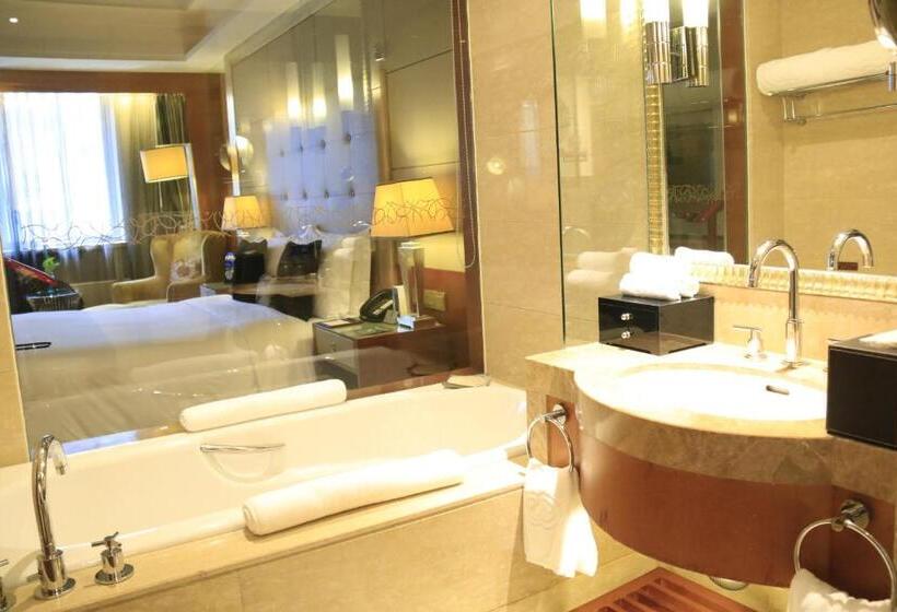 带大床的高级房间, Sofitel Harbin
