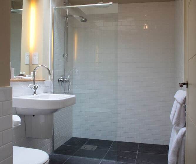 스탠다드 룸, Stoke Place  Part Of The Cairn Collection