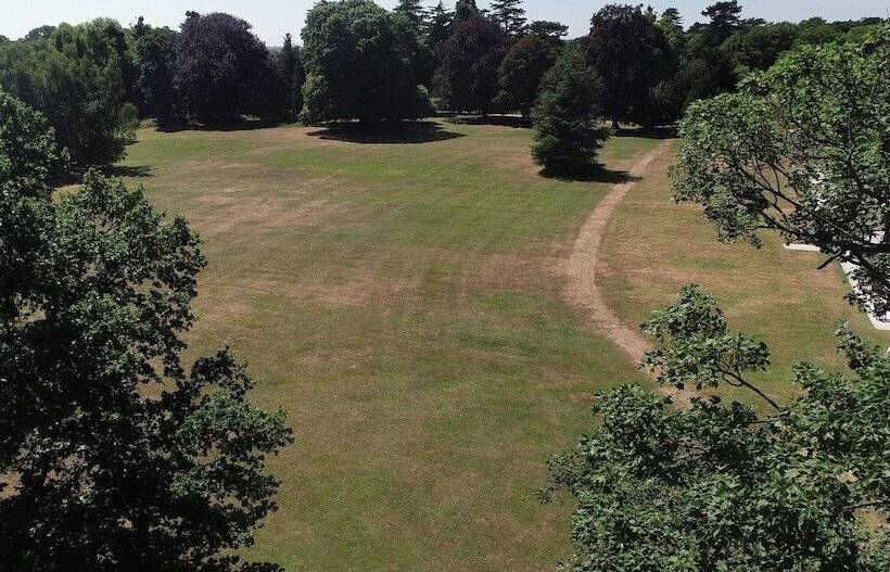 스탠다드 룸, Stoke Place  Part Of The Cairn Collection