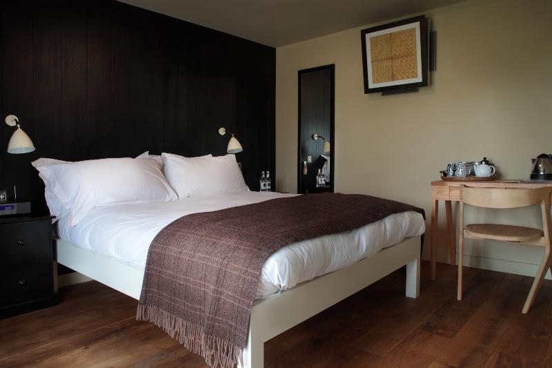 스탠다드 룸 가든 전망, Stoke Place  Part Of The Cairn Collection