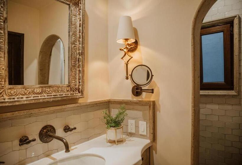 اتاق استاندارد با بالکن, El Golpe De Vista