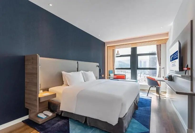キングサイズベッドのスタンダードルーム, Holiday Inn Express Dali Xiaguan, An Ihg