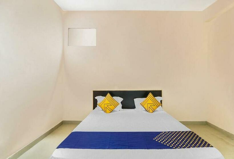 スタンダードルーム, Spot On 61415 Sitara Grand Lodge