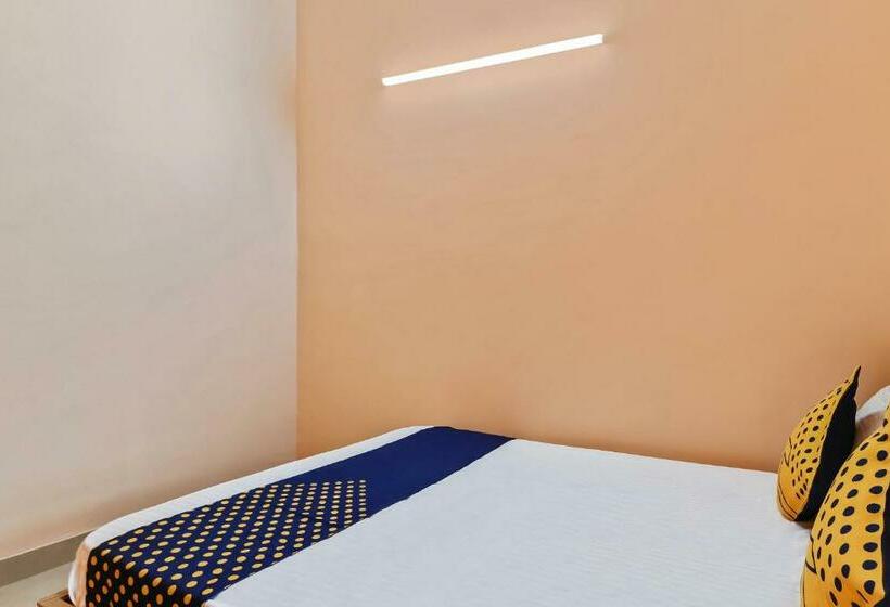 スタンダードルーム, Spot On 61415 Sitara Grand Lodge