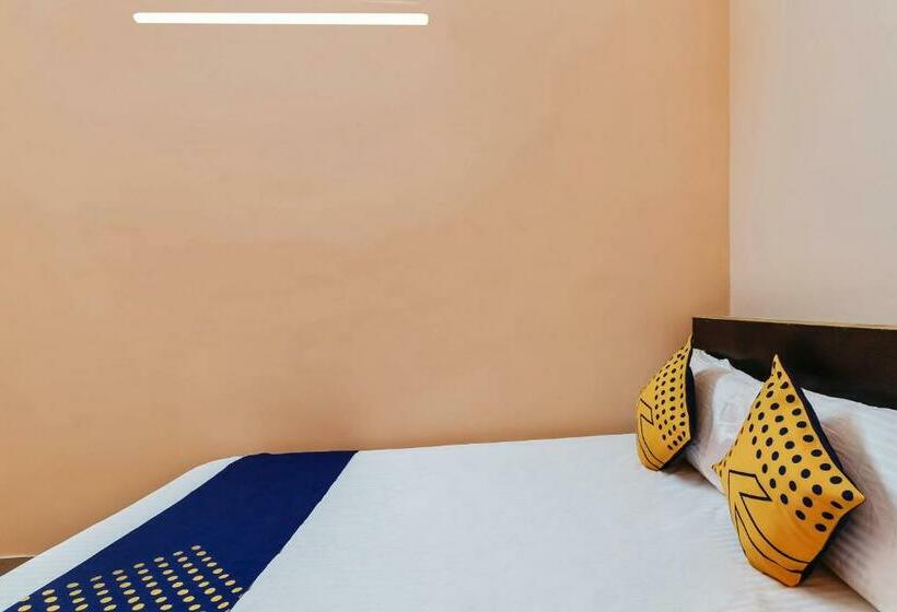 スタンダードルーム, Spot On 61415 Sitara Grand Lodge