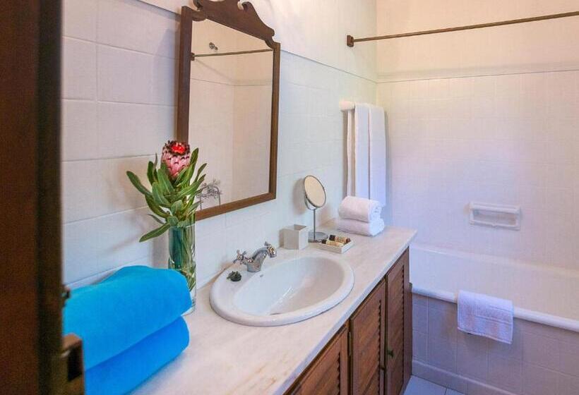 Дом 3 Спальни, Casas De Massinos