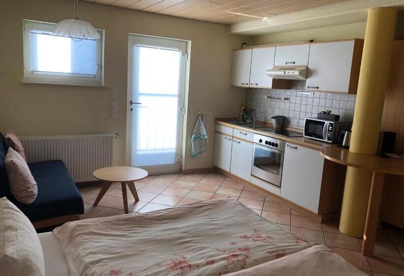 إستوديو قياسى, Gästehaus Juhl