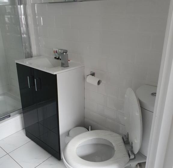 标准单人间, The Pennine Inn