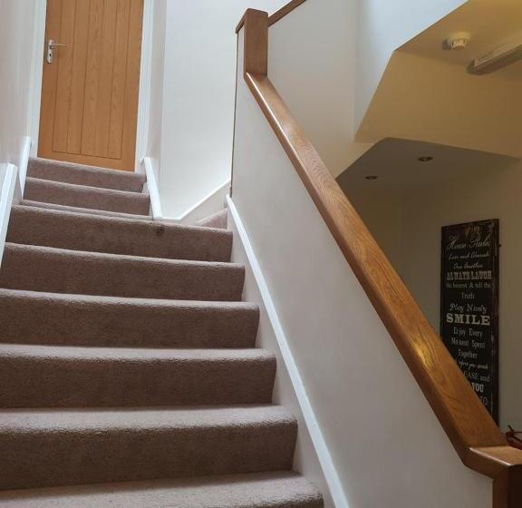 标准单人间, The Pennine Inn