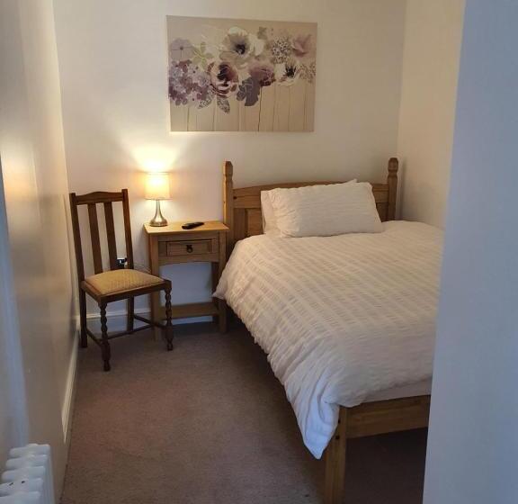 标准单人间, The Pennine Inn