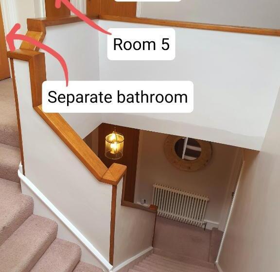 标准间, The Pennine Inn