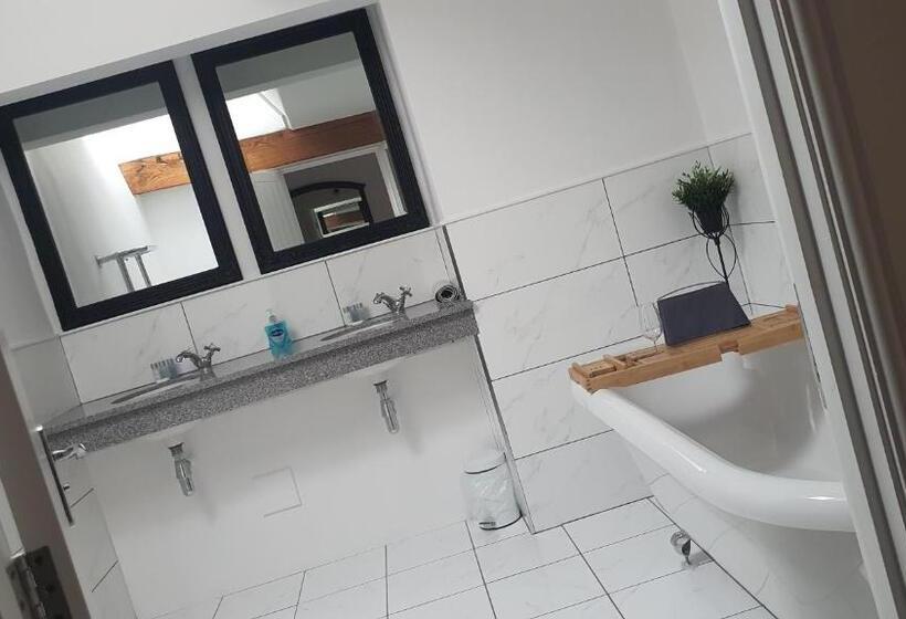 豪华房间, The Pennine Inn