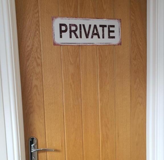 标准间, The Pennine Inn