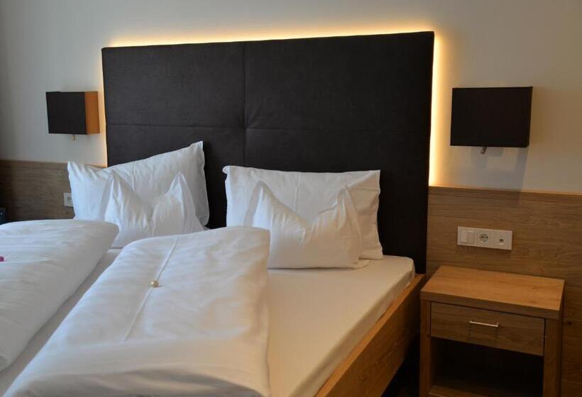 דירה בת חדר שינה 1 עם מרפסת, Panorama Residence öhlerhof