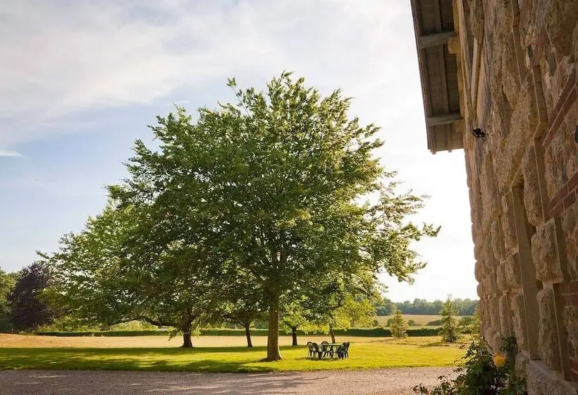 １ベッドルームのコンフォーとアパートメント, Château De Joyeux  Gîtes