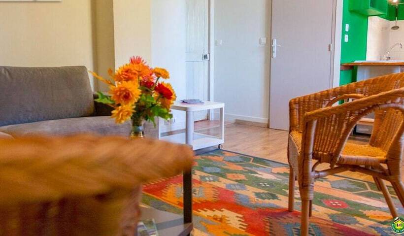 침실 1개 컴포트 아파트, Château De Joyeux Gîtes