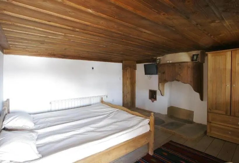 スタンダードトリプルルーム, Kruchma Bratyata Guest House