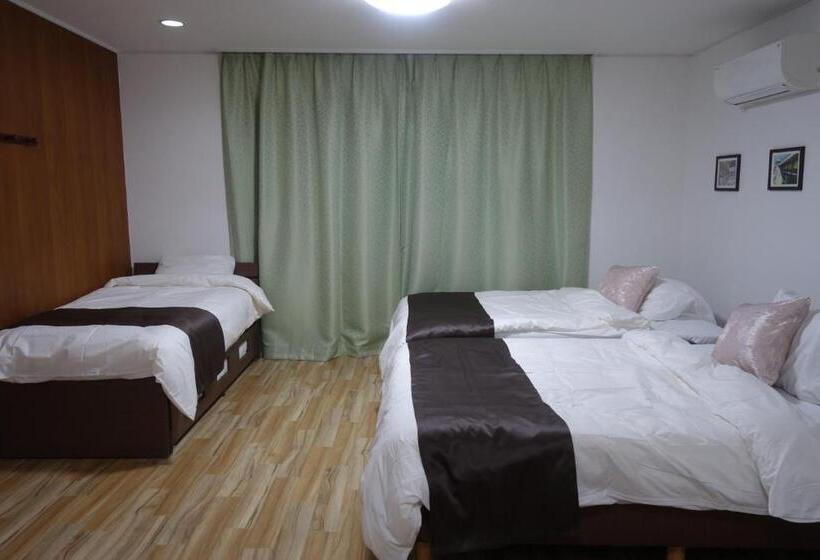 Семейный Полулюкс, Taro S House Kamakura Hase