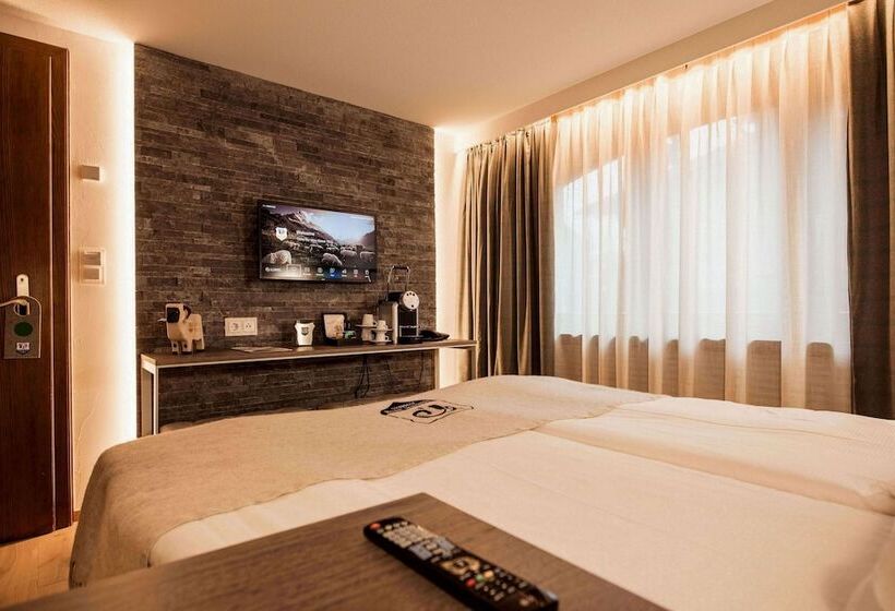 חדר סטנדרט, Daniela